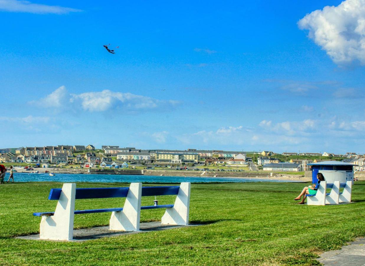 Kilkee Townhouse By Trident Holiday Homes Extérieur photo